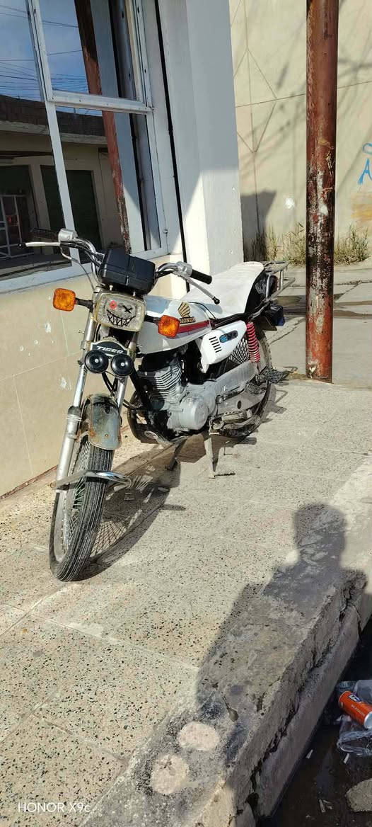 ماتور ايراني للبيع شرط محرك ما مفتوح 350 مجال بيه


**إذا كنت صاحب هذا الإعلان وتريد حذفه لأي سبب، رجاءا أرسل رسالة إلى الدعم الفني**