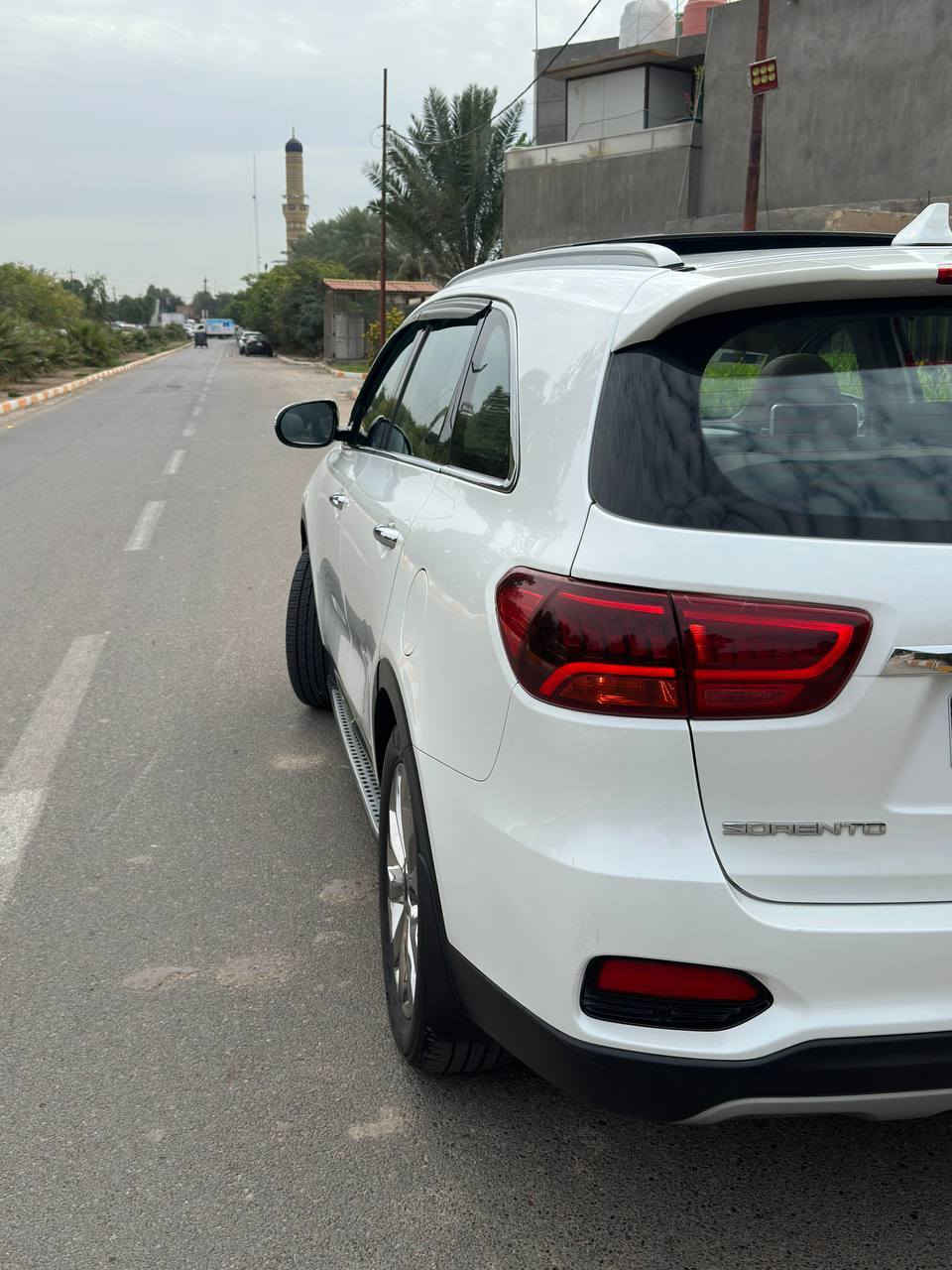 السلام عليكم سورنتو موديل 18 شكل ل20 موجود فديو موضح بي كل التفاصيل شراي شوف الفديو وتصل
خليجي 6 سلندر ماشيه 100 الف كيلو
رقم بغداد الجديد بسمي
هزه ورقم جديد
كير مكينه مكفول
صدر جديد
سياره جاهزه ع اخر حبايه بدون مصرف 
بنوراما نص مواصفات
مكان بغداد
السعر ب242 وبيها مجال حك الجيه
اتصال ع الرقم
***********
