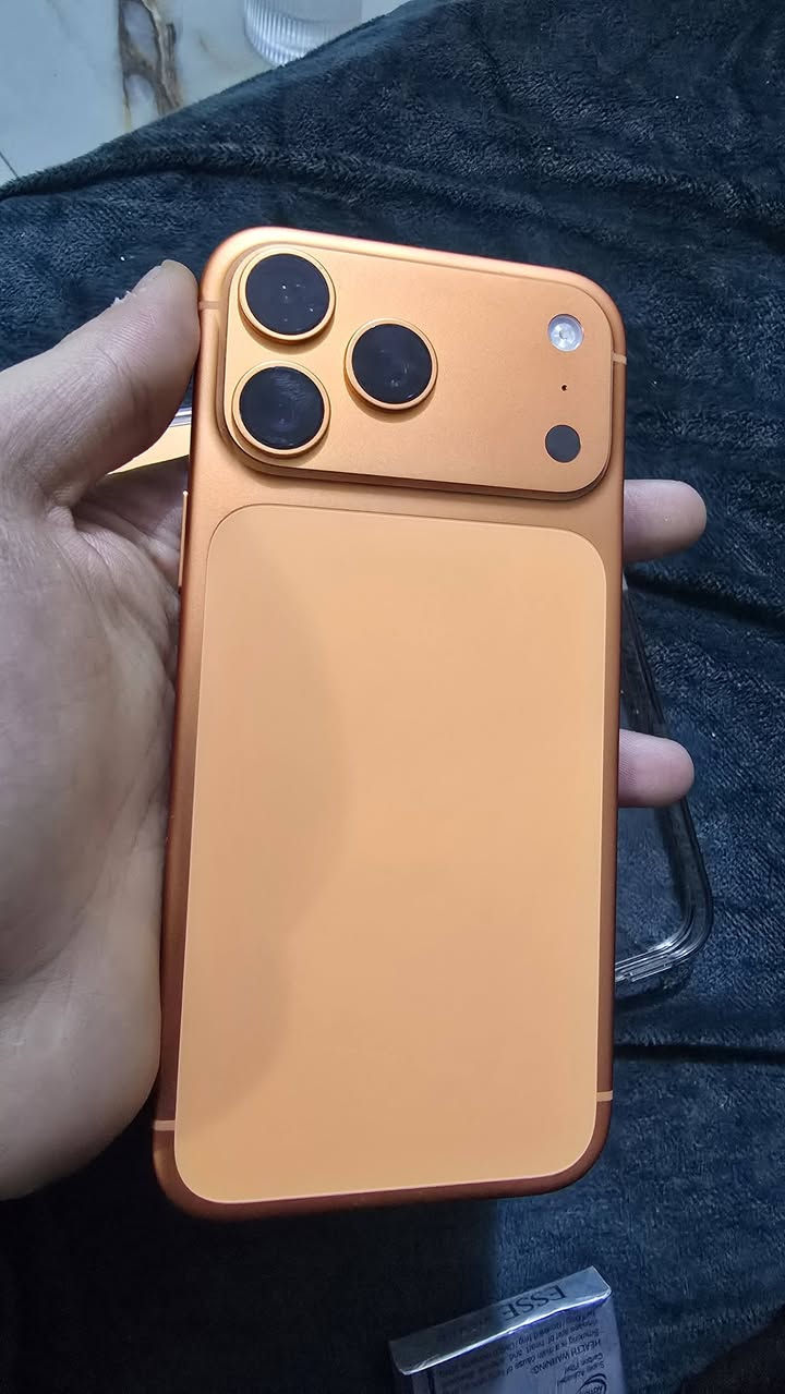 ايفون 17 برو ماكس للبيع اخو الجديد استخدام كلش قليل بطاريه ١٠٠ مشحون ٢٧ مره فقط 
تك سيمكارت ملحقات كامله
سعره مليونين
عنواني بغداد 
***********
