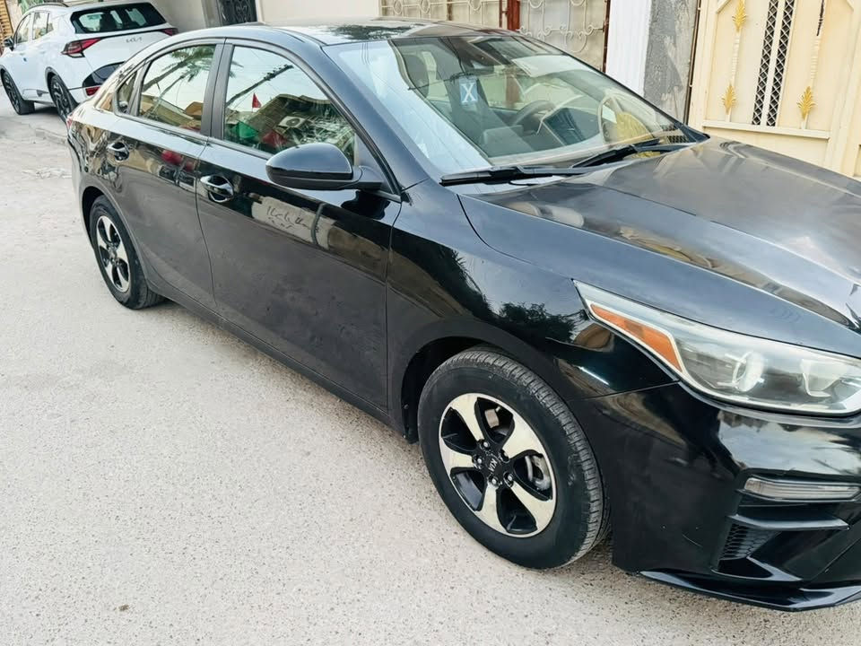 السلام عليكم كيا فورتي موديل 2019 وارد امريكي نص فول رقم بغداد حادث جاملغ وبنيد  مكينه 2000دوش كيرcvt بسمي 
 مكينه وكير خير من الله عليها صدر كامل جديد منظومه تبريد كامله سعرها 112 وبيها مجال بسيط
العنوان حي اور 
***********
