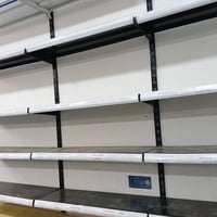 رفوف حائط اسود للبيع 3امتار سعر المتر 30الف للاستفسار.07781709970