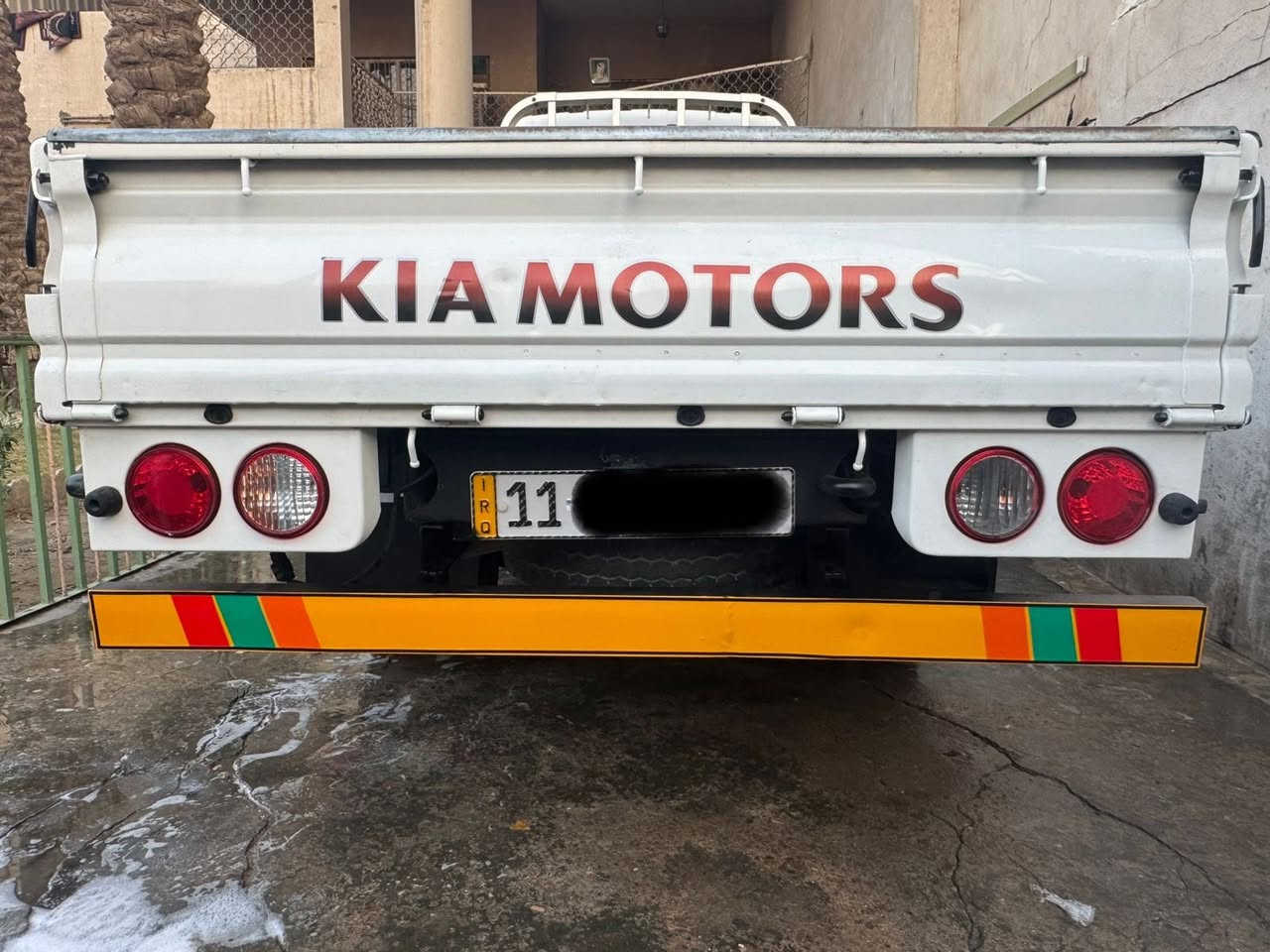 السلام عليكم للبيع او مراوس
كيا بنگو  فحل 4000 مفتوح 
موديل 2018 
السيارة كاملة وجاهزة 
من كلشي 
رقم بغداد الانكليزي هزة جديدة
  كير ومحرك واكسل كشر كفالة 
بيها صبغ شبر الربع خلفي باب الصدر فقط
السعر145 بي مجال 
الاستفسار الاتصال
‏‭0770 374 6611‬
