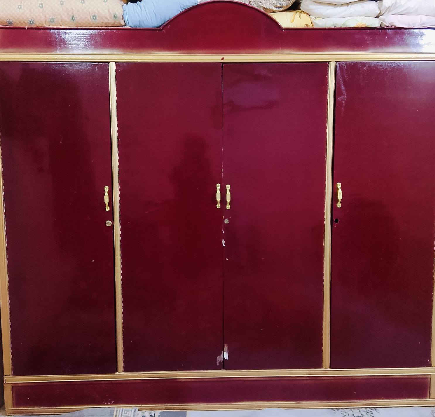 السلام عليكم ورحمة الله وبركاته
للبيع كنتور ابو اربعه خانات نظيف جدا تسكام ثقيل صبغ حراري 

بوفيه اربع خانات تسكام صاج كبس نرماده شريطيه 

معرض كنتوري اربعه خانات مخزن + معرض جام.  

كل الأخشاب نظيفه ونجارة متعوب عليها. 

مكاني سوق الشيوخ.  الشراي يراسلني   يأخذ صوره للحاجه وراسلني 

***********. متوفر وات ساب
