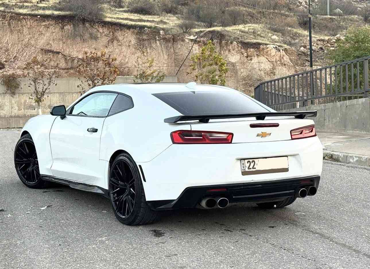 شفروليت كمارو 2017 فول مواصفات
لون ابيض 
السياره شادلها
دعاميه الاماميه والخلفيه Zl1
وياله حجم 20 Zl1
دوسات Zl1

السياره جاهزه من كل النواحي
كير ومحرك وتبريد وكهربائيات كلها مكفوله
حجر بيئه موجود

رقم اربيل الدولي الجديد
رقم سنويه لغايه 2027 
تحويل مباشر باسمي السياره 

حادثها بامريكا خفيف
السونار منزلها بالاعلان وصور الحادث موجود
السياره بدون قطرة دواخل وشواصي 

مواصفات 
كير اوتوماتيك + عادي + شفتات 9 نمر
3 انظمه قياده Ture + Sport + Snow 
تشغيل بصمه
تشغيل عن بعد
ابواب بصمه
صندوق بصمه
هندبريك بصمه
كوشنات جلد 
كوشنات تدفئه و تبريد
كوشنات كهربائية 
سماعات ماركه Bose
شاشه ايباد جبيره
نظام car play + Android
مسجل Aux USB Bluetooth Cable 
كامره دواره
تحكمات ستيرن جهتين
تحديد سرعه
ستيرن فوليوم
لايتات زينون وتحكم كنترول صاعقه وناصي وسط وقوي
بلاجكتورات ليد
بك لايتات ليد
داخل ليد 
مرايا كهربائيه وحساس
نظام تراكشن مانع الانزلاق
نظام ECO اقتصاد البانزين
شاشه عرض الاعطال ملونه

السعر 128 ومجال
للاستفسار 
كورك : *********** اتصال او واتساب
آسيا : *********** واتساب فقط
