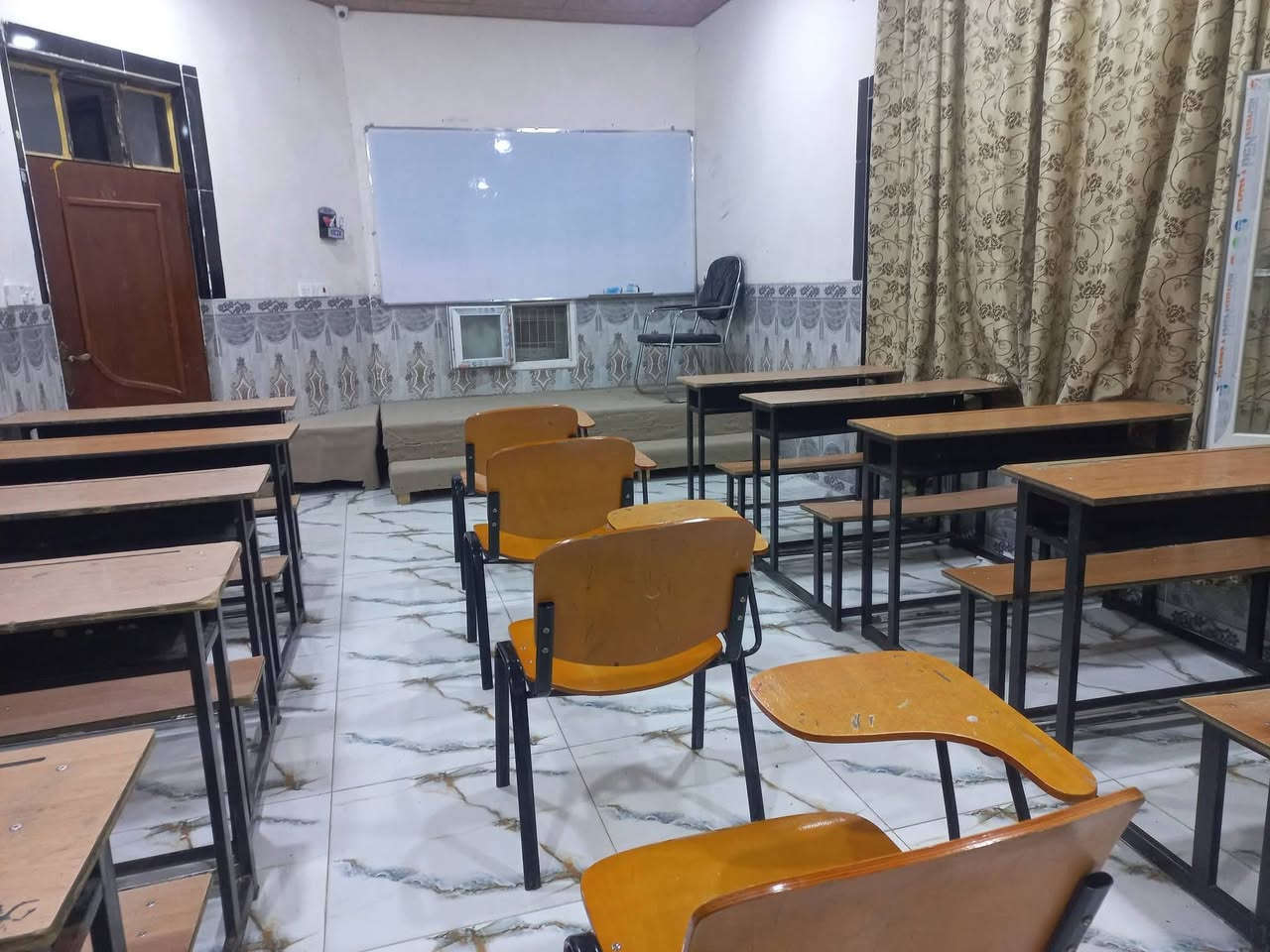 🚨 فرصة ذهبية لطلاب الثالث المتوسط 🚨
معهد مواهب الزاب لدروس التقويه يطلق قريباً

🔥 دورات تقوية مكثفة ومضمونة النتائج 🔥
✅ شرح مركز مطابق للصيغة الوزارية 100%
✅ نخبة من المدرسين الأكفاء وأصحاب الخبرة
✅ امتحانات يومية + اختبارات شهرية حقيقية
✅ مراجعات شاملة تضمن تثبيت المعلومات
✅ متابعة دقيقة لكل طالب حتى يوم الامتحان
🎯 هدفنا: النجاح 
✨ طلابنا اليوم… أوائل الغد
👨‍👩‍👧‍👦 رسالة للأهالي: استثماركم في تعليم أبنائكم هو أعظم نجاح لهم
⚠️ المقاعد محدودة والتسجيل مفتوح لفترة قصيرة
سارع بحجز مقعدك قبل اكتمال العدد
📞 للاستفسار والتسجيل: مراجعة إدارة المعهد
او الاتصال على  ***********
