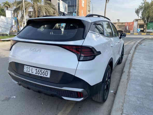 كيا سبورتج 2022 خليجي لارج فئة (بلاك)
بانزين فقط  باسمنا استيراد خاص
محرك 2000  ماشية 27 كم 
بيها تبديل باب (بلادي) خلف السايق وبارد بسيط 
كامل مواصفات بانوراما بعدها ع وضع الشركة تراي زيرو
السعر 204$ مجال بسيط 
مكاني اليرموك ***********
