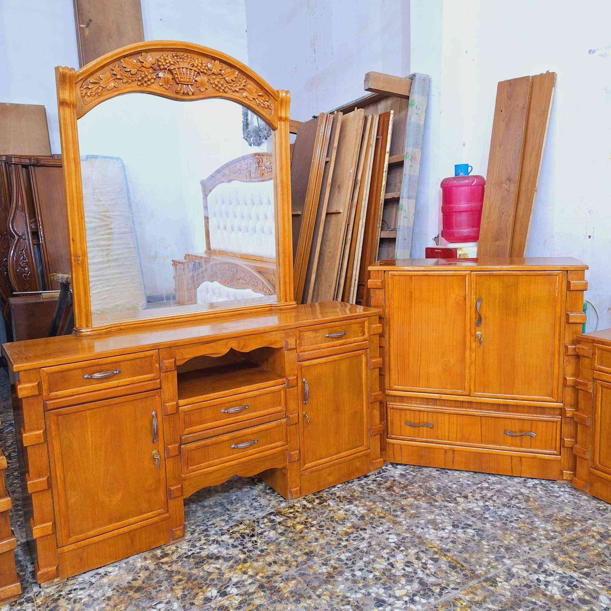 غرفه ام ٦ ملحق صاج وجه وكفه 4ملم قاعده بلوك صاج ضهر جرجوبه هيكل كل زان وجاوي وتوجد زاويه كنتوريه برتفاع لكنتور توصيل بغداد مجاني باقي المحافظات بكروه بدون شد  مكانها البلديات


**إذا كنت صاحب هذا الإعلان وتريد حذفه لأي سبب، رجاءا أرسل رسالة إلى الدعم الفني**