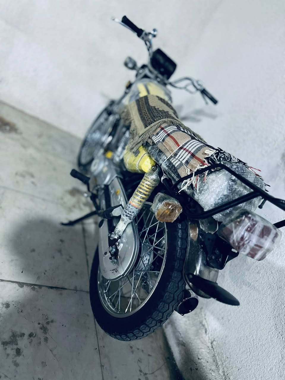 السلام عليكم دراجه للبيع كله نامه المكينه ارشه السعر 750وبيه وجال قليل العنوان ميسان دور النفط ***********
