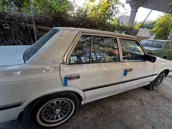 السلام عليكم 
سوبر موديل ١٩٨٢ بأسمي أرقام انكليزي تحويل مباشر  سيارة كلها بلاد تدفئة تبريد شغال سيارة جديدة ما ناقصها شي سعرها ٥٥ وبيها مجال بسيط جدا للإستفسار 
***********
***********
