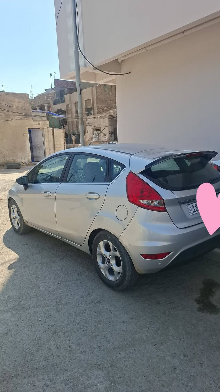 سلام عليكم فورد فستا موديل ٢٠١١ خليجي بدون ضرر بيها صبغ بنيد اثر جراد جاهزه ترايك وين ميعجبك نضيفه بمعنه الكلمه سعر ٦٥ وبيها مجال حك الجيه الاتصال *********** مكان بغداد كراده
