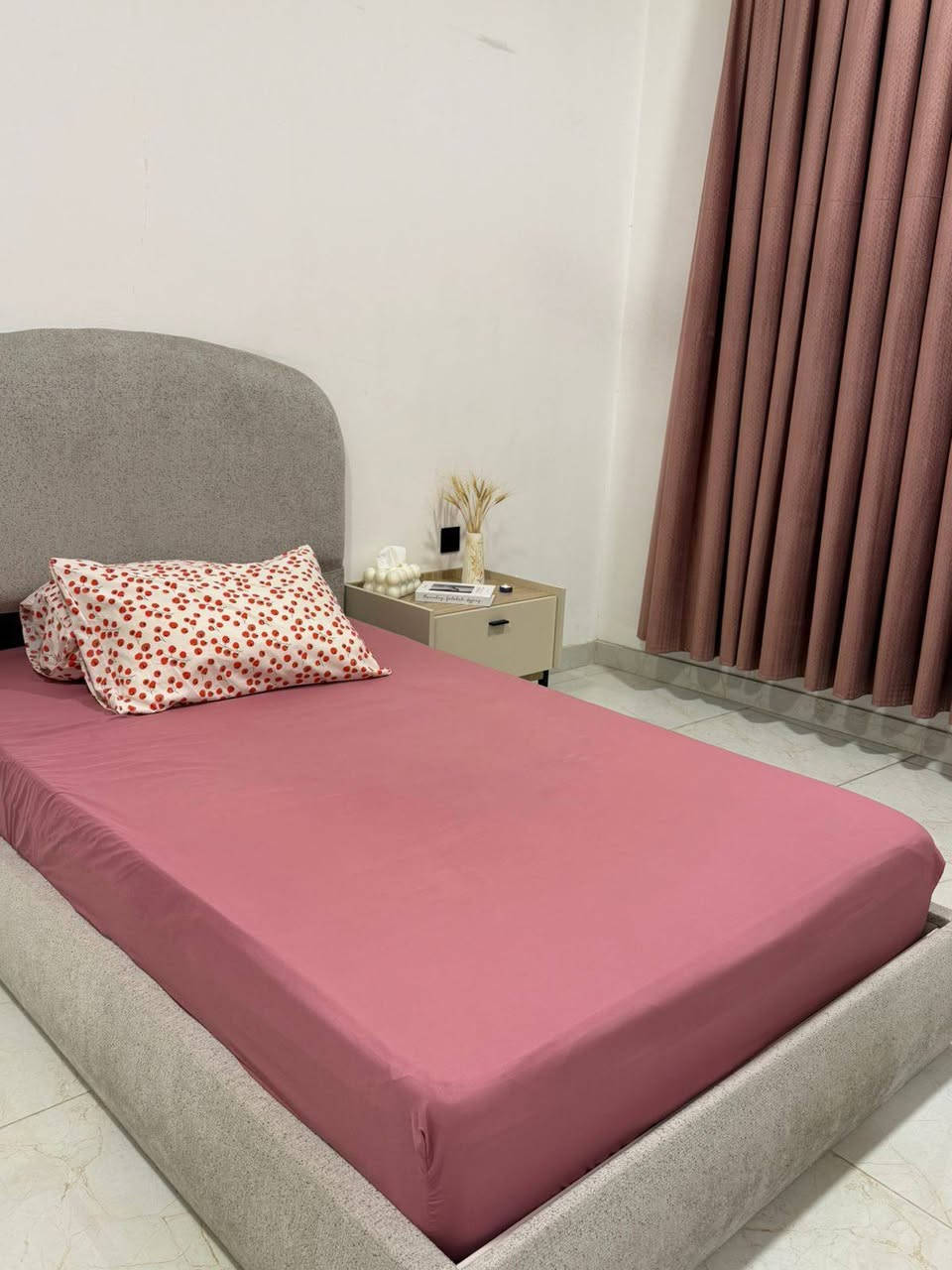 ✨
🤍
الغرفة تركي من مزاج سنتر  نظيفة واستعمال خفيف، مرتبة وما بيها أي مشاكل.

🛏️ تتضمن:

* دولاب كبير مع مراية
* تسريحة مع مراية
* كومدينة
* كرسي
جربايه  نفر ونص 
 
نظيفه جدااا  ب٩٥٠ مع الدوشك وبيه مجال قليل 
الاعظميه


**إذا كنت صاحب هذا الإعلان وتريد حذفه لأي سبب، رجاءا أرسل رسالة إلى الدعم الفني**