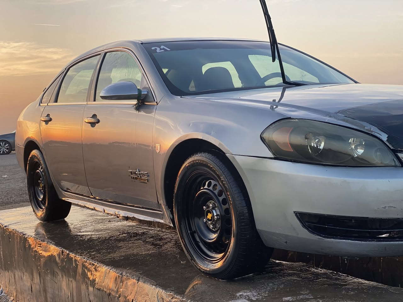 السلام عليكم 
امبالا 2008 مكينه 3500 مكفوله كير النمره الاولى ثكيله وباقي النمر طبيعي السعر 58 وبيها مجال 
تفاصيل اكثر ***********
