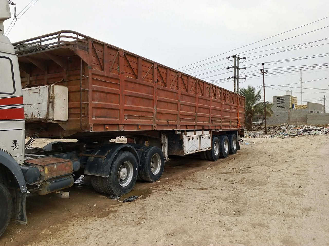 السلام عليكم سيارة كرواتي للبيع سنكل موديل 93 كير كهرب محور فيتيز حجم 48 سيارة مكفولة سعر 270 الاتصال *********** او ***********
