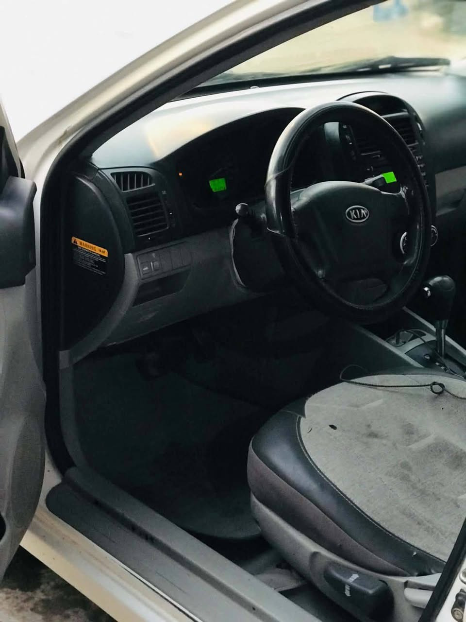 سلام عليكم للبيع سبكترا موديل 8 بيهه قطعتين بنيد وباب خلفي  بدون اي دواخل دوشمه كاعيه جلد تبريد مكاني كربلاء العطيشي للستفسار ***********
