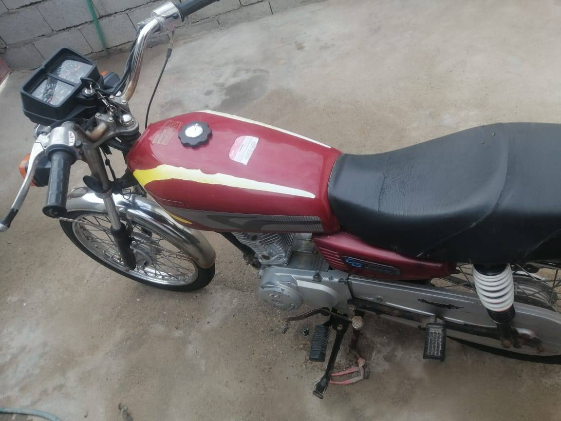 سلام عليكم دراجه ايراني نامه للبيع ع البلاد كله ابلاديه وحلوه ونضيفه موديل 18مكفوله كفاله عامه اوراق كامله ولبوريه ضعيفه مكينه سبانه ماحاط عليه ودراجه مال جناي نضيفه حلوه كلشي شغال بيها لايت كدام صطاب شغال عينه شغاله 
عنوان خور زبير رقم الهاتف ***********بي واتساب
