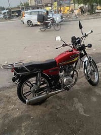 إيراني موديل 20 أربعه كير دراجه نضيفه نقصها بس كهربائيات بيه قطع بضفير...