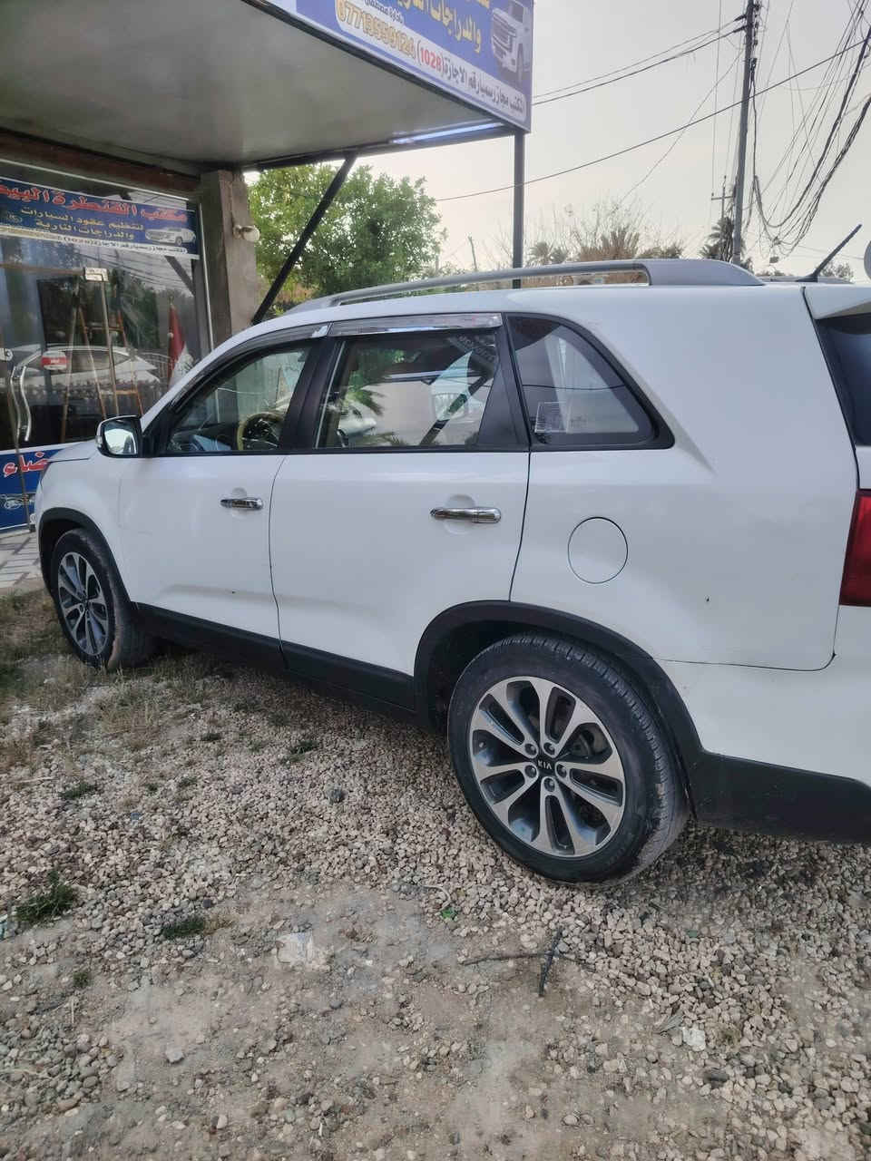 سورنتو13شكل15 للبيع بسعر مناسب جداا 135ورقه فقط مكفوله من الصبغ والظربه بأسمي بيه بارد السياره محرك2400دوش خليجيه  سبعه راكب 3قطع تبريد ترحيب للأستفسار***********
