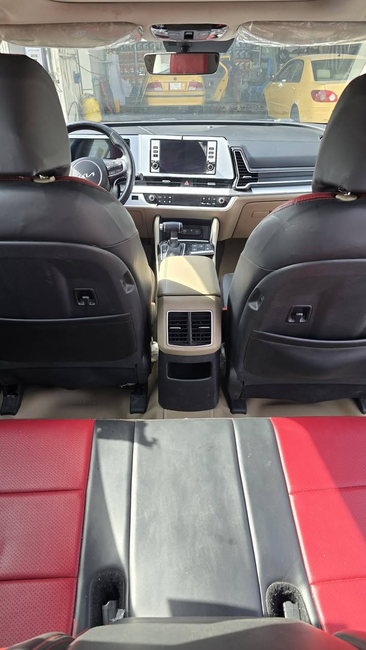 السلام عليكم
للبيع كيا سبورتج 
موديل ٢٠٢٤
ماشيه ٤١
السياره ب اسم شركه تحويل وكاله موجود
بيها صبغ بدعاميه جوه لايت 
مواصفات الجيتي لاين معروفه 

السعر 230 ورقه 

رقم الهاتف /***********
