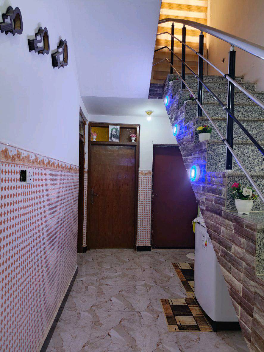 مشتمل 125 الكوت الجديدة، ،غرف2 وصالة واستقبال ومطبخ طابق واحد مشمول بالتطويب