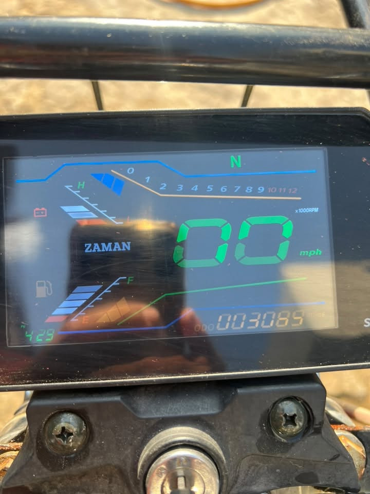 لبيع دراجه 2025اخو جديد ماشي 3الاف
منفيس +سويج شركه 

محرك شرط برغي ما مفتوح 

دينار ما تصرف على 

مكاني موصل ايسر 

***********بي واتساب  

سعر700بي مجال
