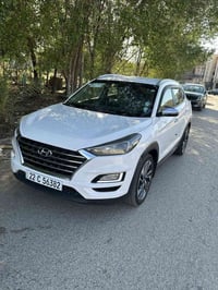 توسان خليجه شركه گاصد موديل 2019 مكينه 2000دوش سياره ماشيه شي قليل سيا...