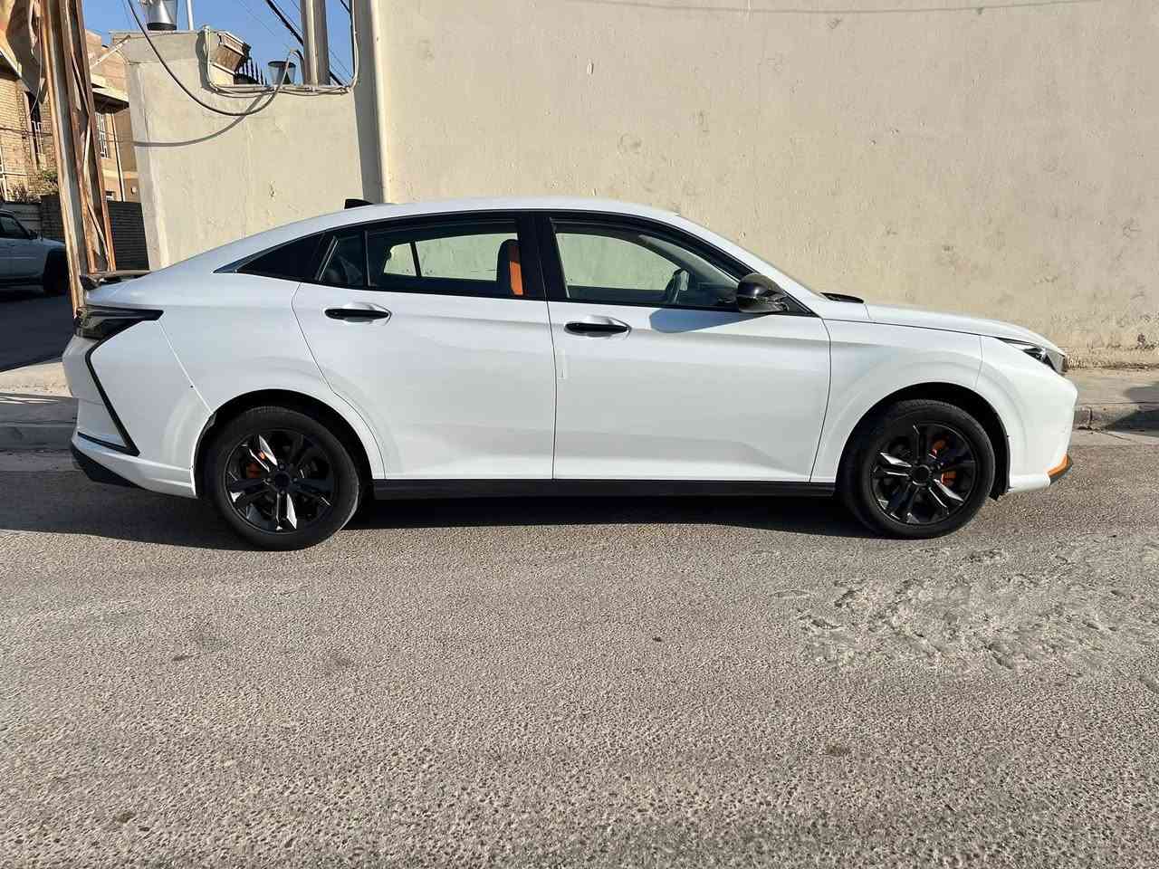 السلام عليكم من رخصت الادمن سياره للبيع شاين موديل 2024 تشغيل بصمه لكير 6نمرماشيه السياره 40 الف رقم بغداد باسمي ضمان ليث العبيدي السياره بيهه جاملغ امامي بارد وقبغ جنطه طعجه خفيفه موضحه بالصور تحويل مباشر السعر 110 وبيها مجال بسيط الاتصال على الرقم بي واتساب ***********
