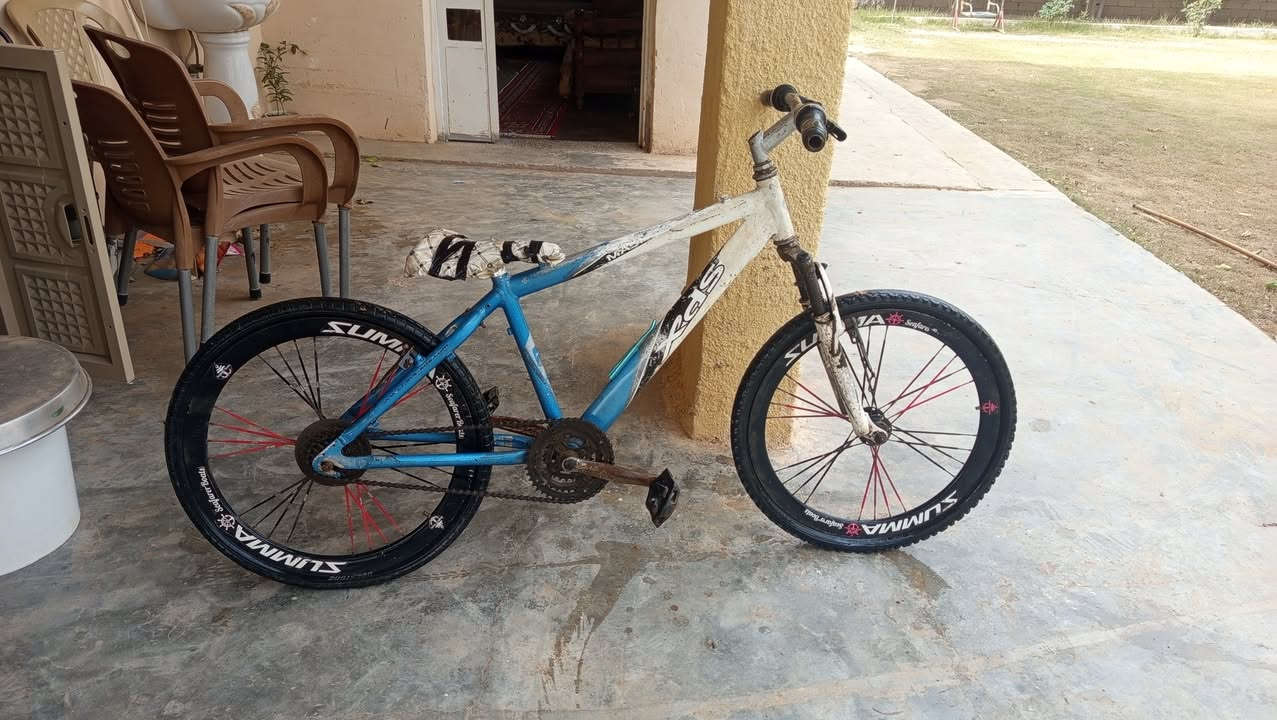 السلام عليكم بايسكلات عدد ثلاثه للبيع السعر 110 وفي مجال استفسار عن الرقم***********
