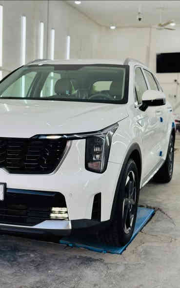 سلام عليكم سورنتو للبيع 2024 ماشيه35 الف جديده كلش على وضع الشركه كفاااله عامه من كلشي 
محرك V6..3500
موصفاتها معروفه 
جنطه كهرباء 
ويل19 
كير كاوس 
هاند بريك بصمه 
شاشه متصله 
مكان السياره السماوه سعرها 310 بيها مجال بسيط لشراي 
للاتصال ‭٠٧٨٦ ٢٠٩ ٤٧١٣‬
