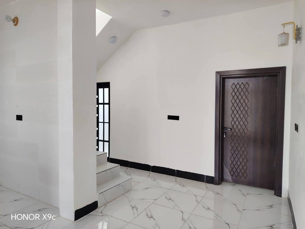 المساحه ٦٠ م طابو زراعي نجف مقابل ملحق قرية الغدير
البيت جديد وجاهز 

بناء حديث// طابوق جمهوري 🧱// صب كونكريت مسلح /// سطح كامل //  

#ملاحظه البيت قريب لشارع الصب ولسوك مباشر 

السعر 27 مليون 💸
للاتصال   ***********
