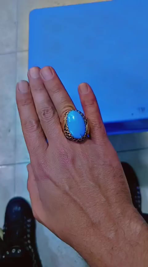 صياغة باسم زاروكه حسب الكلام لسنه 2012
حجم الحجره 3 سم سينائي من النوادر الذي ينفذ للضوء ومن لا يعرف تفاصيل هكذا حجره يكدر يتأكد بنفسه ليش يعتبر نوادر 
اكيد مطعم بالذهب عيار 21 وعينك وماتشوف وصياغة باسم القديمه من كان الذهب بسعر التراب 
قياس الفضه 28 الخاتم عملاق وأصحاب المصلحه يعرفون قيمته 
اذا ماتعرف قيمته لا تخلي سعر من يمك 
الجماعه الحشريه والمعادلات والشهادات الخرطي اطبك على صفحه 
التهي بمنشوراتك


**إذا كنت صاحب هذا الإعلان وتريد حذفه لأي سبب، رجاءا أرسل رسالة إلى الدعم الفني**