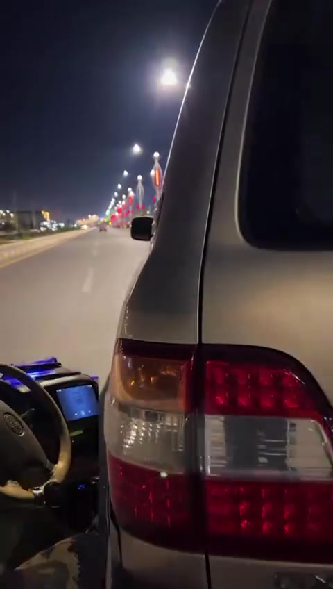 🚘 للبيع لاندكروزر GXR 2006 خليجي 🚘
▪️ اللون: ذهبي
▪️ الممشى: 370 ألف
▪️ محرك 6 سلندر
▪️رقم شبه مميز 66442 R 14
▪️ قير أوتوماتيك
▪️ دبل
▪️ فتحة سقف
▪️ ثلاجة
▪️ شاشة
▪️ كاميرا
▪️ مكيف أمامي وخلفي بارد
▪️ صبغ وكالة ماعدا البنيد
السيارة استخدام مرتب وجاهزة للفحص 👍
📍 المكان: الناصرية – شارع الإمام علي
💰 السعر: 180 قابل للتفاوض للصامل
للاستفسار مراسلة خاص أو اتصال
***********
