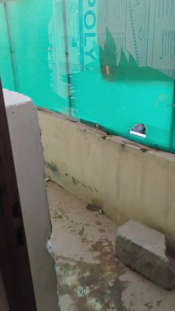 السلام عليكم شقه ركن البيع العبيدي الرئاسه شارع 20هيه وياهه محلات ثنين كل شيء  تكدر تشتغل بيهن وكبار كلش عله شارع تجاري مجاري وتبليط ومي وكامله بس تغسلهه وتكعد بيهه سعرها 80وبيهه مجال الاستفسار على الرقم ***********
