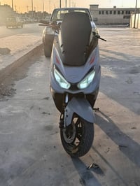 دراجه سترونك 2023للبيع كهربائيات شغاله ما عدا الأشاير  ضوه عالي ناصي ش...