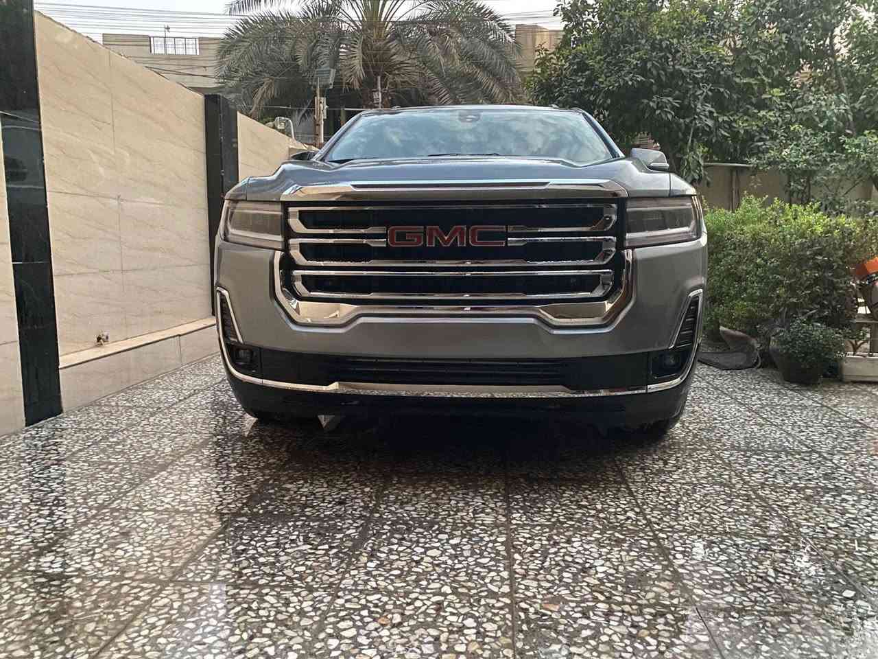 جمسي اكاديا موديل 2023 SLT
حادث بسيط وسطحي محرك 2000 تيربو دفع رباعي 
سيارة جديده وضع شركة وجاهزه مال جنايه كشنات جلد تحديد مسار مثبت سرعة عداد 31 الف 
السيارة دخول جديد بدون رقم تتحول مباشر بأسم المشتري 
مكان السيارة بغداد السيدية 
هاتف/ ***********
