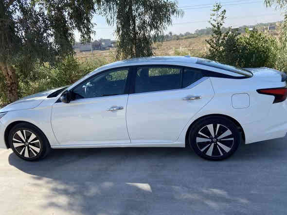 نيسان ليتما 2020 sالبيع  موصفات كشن كهربائي حساس كل الجهات رادر امامي خلفي تدف تبريد محرك كير مكفوله ***********
