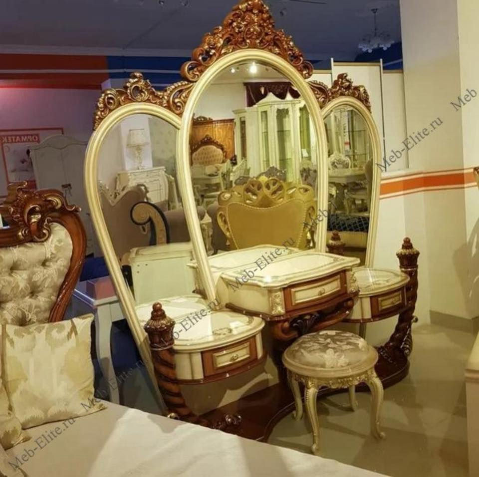 السلام عليكم عندي غرفة نوم للبيع 
تتكون من.كنتور 6 أبواب 
درور 5 جرارات 
2 كوميدي 
سرير نفرين 
ميز مرايا كبير و ميز ثاني إضافي و طابورية

أريدها ب 2 مليون و بيها مجال للشراي
عنواني بغداد و هذا رقمي ***********
