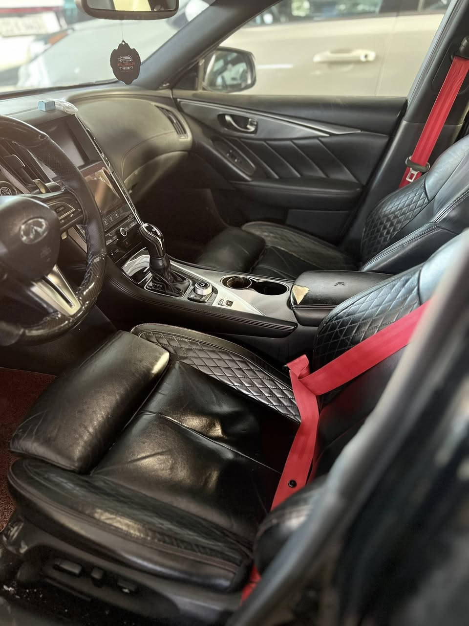 السلام عليكم 
انفنتي Q50 موديل ٢٠١٩
فول مواصفات عليه منظومه ايثالون🔥
فول تزويد ✈️
مكينه توين تيبرو🚀
بدون حادث فقط صبغ جاملغ 
كشنات كهرباء 
وضعيات قياده 
قطعتين تبريد 
فول بنورامه 
السعر192$ 
مكان السياره البياع 
للاستفسار ***********
#معرض_الفادي_لتجارة_السيارات
