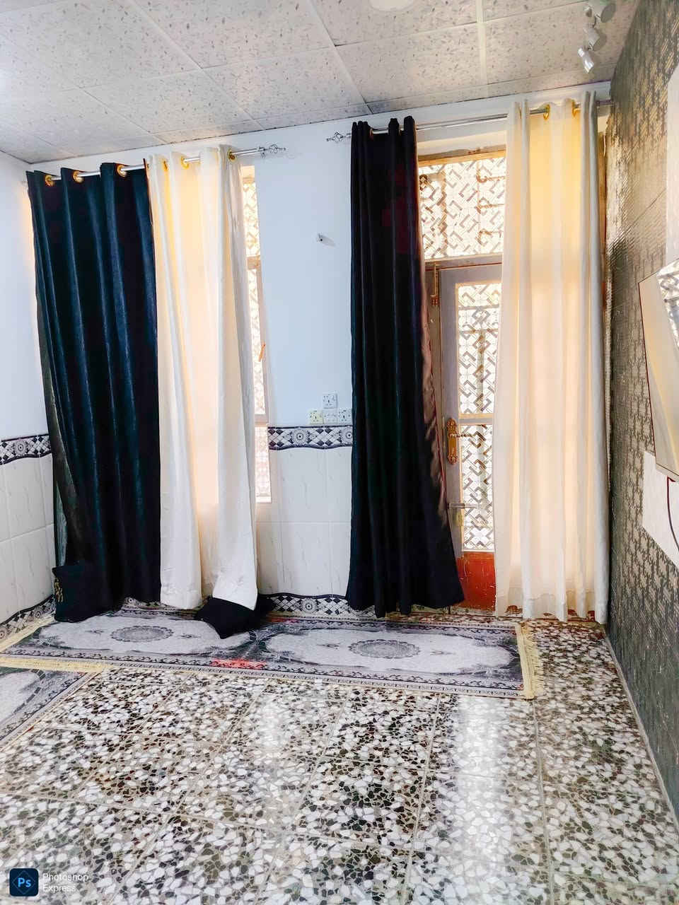 دار للبيع، 100 ، 5/20
بناء حديث، اساس متين، كهرباء نضاميه، ماء نضامي، سخان معزول، تانكي عدد ٢،
يتكون من طرمه وممر ومدخل للهول وحولي كبير وصحيات وترك وغرفه منام، 
الطابق الأرضي،،، كامل،، بناء طابوق
الطابق الأول  ،،، هيكل مصبوب وبي بيبان وشبابيك حديد،، بناء بلوك غرفه عدد ٢  وحمام وحولي
الزعفرانية / شارع الكهرباء، دور الشرطه الزراعي
رقم الهاتف ( *********** ) واتساب
