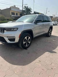 Jeep Grand Cherokee 4Xe 2024 2.0L حجم المكينه : 2000  تيربو + هايبرد +...