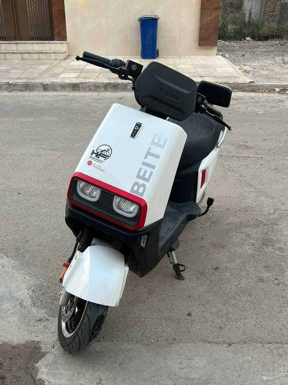 دارجه للبيع نوع تانك 2025نضيفه كلش ملف 2700 ست بطاريات ماشيه مثل ما موضح بالصوره السعر :950و بيها مجال


**إذا كنت صاحب هذا الإعلان وتريد حذفه لأي سبب، رجاءا أرسل رسالة إلى الدعم الفني**
