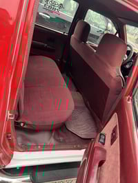 الموديل 2003 رقم انبار   فئة GLX   داخل احمر جام كهرباء    تدفئه وتبري...