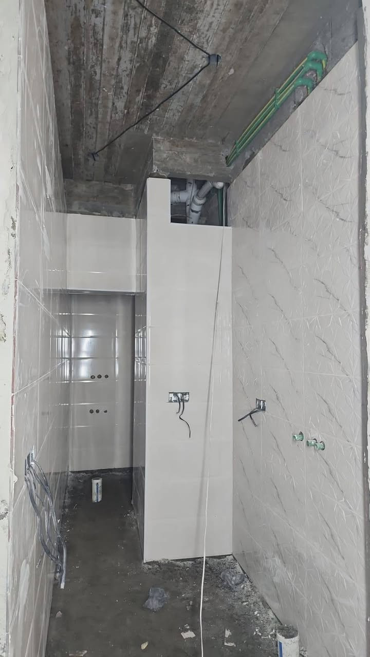 ابو عياد خلفه سيراميك بورسلين ارضيات جدران مرمر كاشي شغل درجه اولى متفرغ حالين في  الجديده ***********
