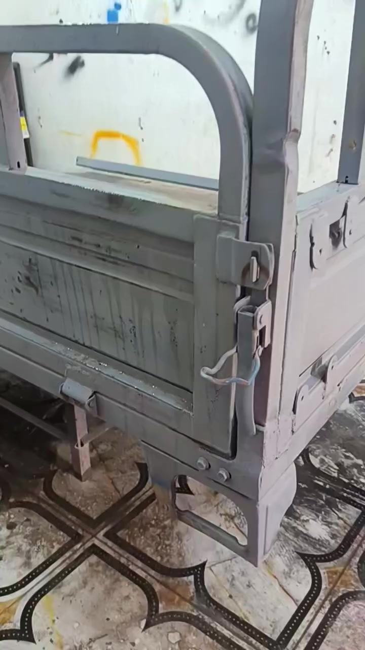 مؤمل صباغ صبغ ستوتات العنوان الكوت شارع نفط قرب صيدلية حي الجودين ***********رقم
