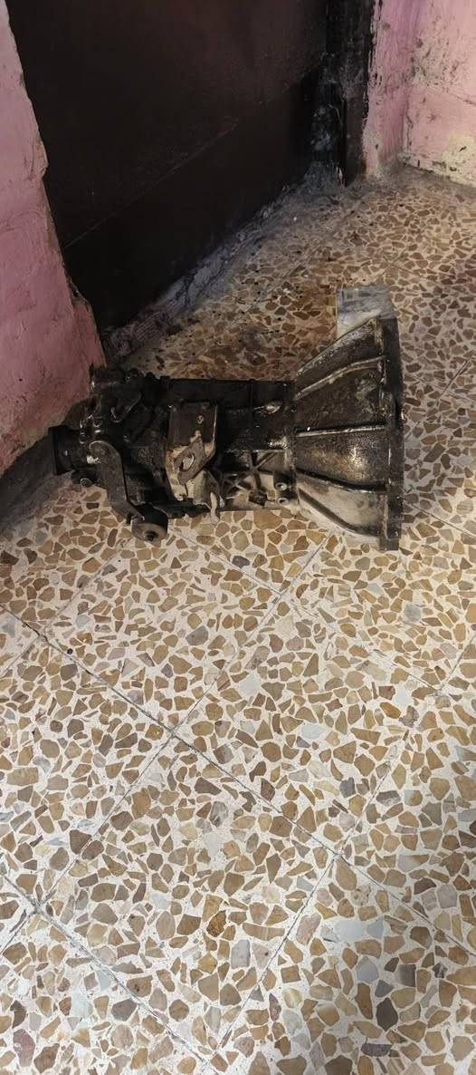 السلام عليكم هوزن وكير للبيع الهوزن بي ونه قليل والكير بس النمره الرابعه تفلت.***********
