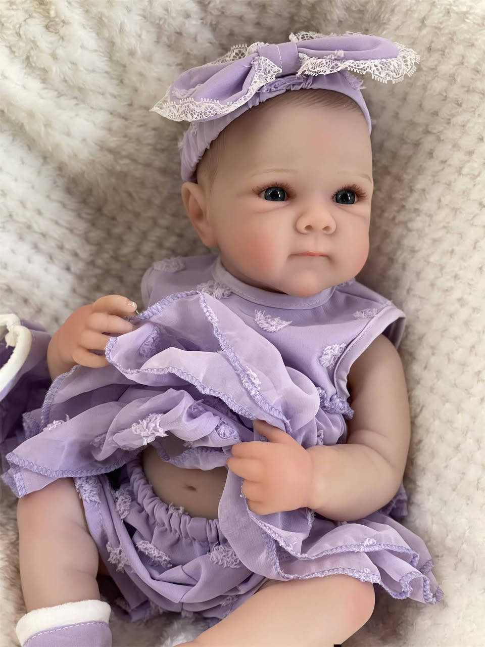 ✨ توفرت الآن لعابه بيبي سيلكون واقعية جداً ✨
👶 ملامح حقيقية 100%
👱🏻‍♀️ شعر طبيعي ناعم
👀 عيون زجاج لامعة تعطي شكل حيّ
📏 حجم كبير ومميز
🤍 ملمس ناعم جداً مثل بشرة الطفل
مناسبة للهدايا 🎁 ولعشاق الدمى الواقعية
📩 للحجز والاستفسار خاص


**إذا كنت صاحب هذا الإعلان وتريد حذفه لأي سبب، رجاءا أرسل رسالة إلى الدعم الفني**