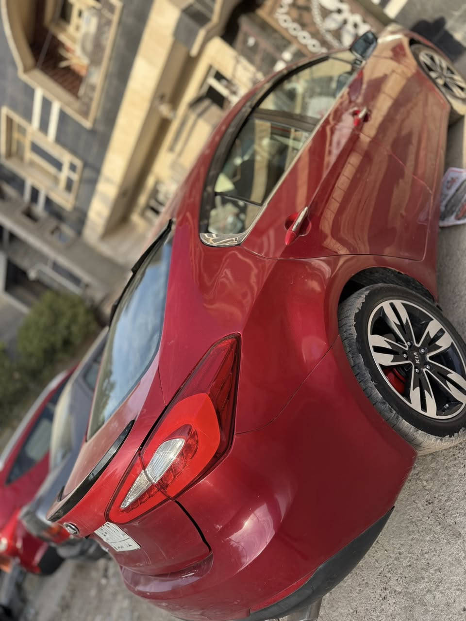 كيا سيراتو خليجي 2016 فول عدا البصمه تبريد قطعتين
رقم بغداد  ب اسمي ماشيه 150 
بيهة حادث بصندوك مواصل شاصي مصلح وكآمل بيهة تلحيضات بالبنيد بالصبغ بسيطه مكينه كير  تبريد خير من الله 
جواها تخم تاير كوري وتخم ويل كب جديد لبارحه شاده سياره كامله من كلشي . ما احب أتعامل سعرها قفل 100  وممستعجل ع بيعتها الي يجي يعامل ويكلي حك الجية فلايتعب نفسه ويجي .
متواجد واتساب  ***********
