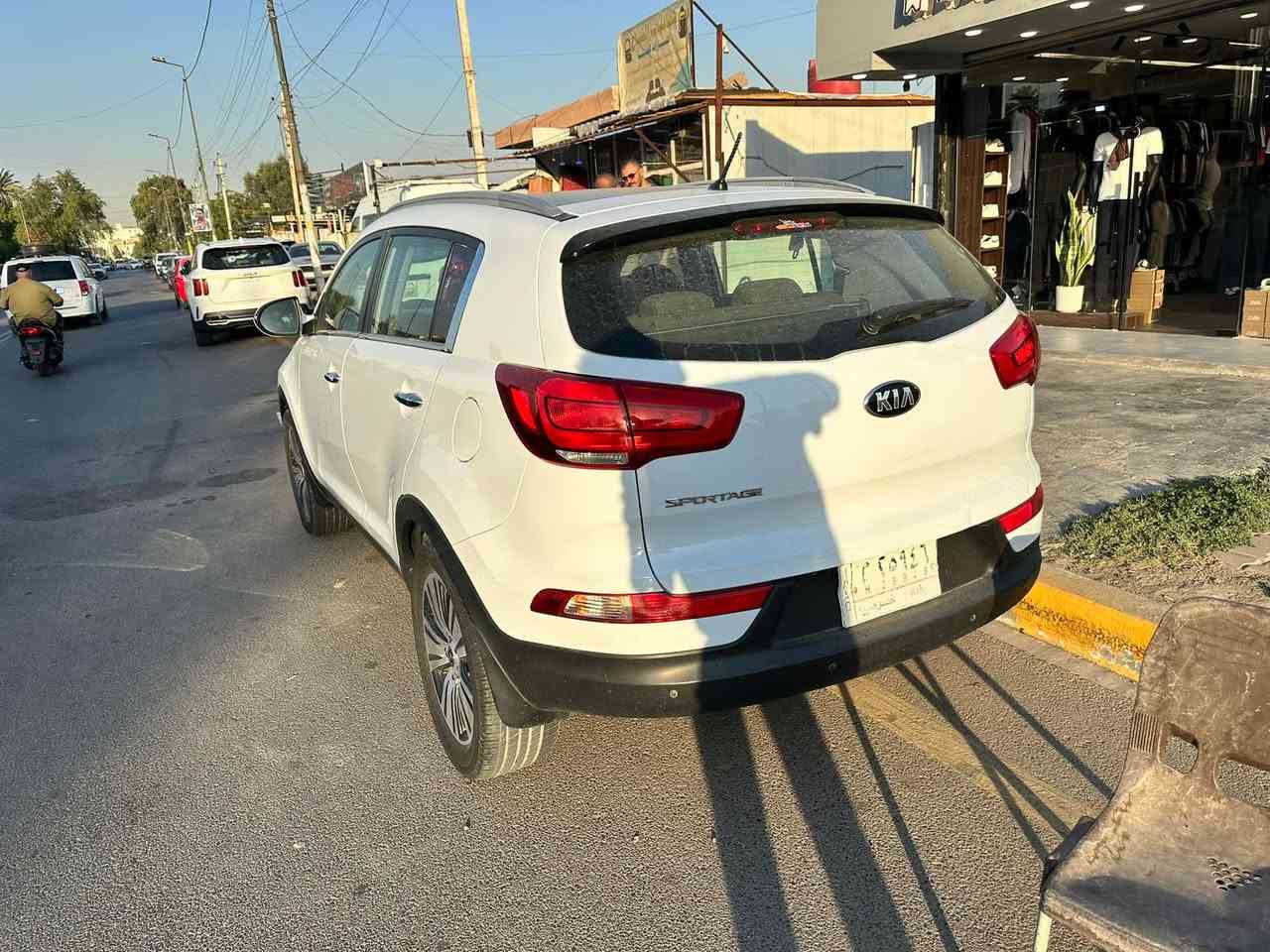 سبورتج 2016 خليجي 
لون ابيض صدفي 
بانوراما 
حساس خلفي 
كاميرة خلفي 
تحكمات ستيرن 
مثبت سرعة 
نظام ايكو 
نظام Abs 
ثلاجة بالجكمجة 
تحكم عدسة 
مراية جانبية كهربائية 
اشارة بالمراية 
ويل كب حجم 18 
كشنات مخمل 
مكينة 2000 
ماشية 110 قابلة للزيادة 
رقم بغداد
السعر 163 و بيهة مجال بسيط
هاتف 
***********
