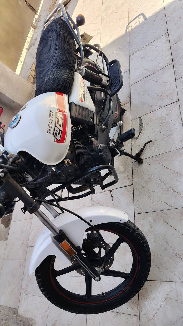 ديوان موديل، 21نضيفه دراجه مامفتوحه لاتبخير ولاتنقيص مكينه 200الون احمر شرط كهربايته كله شغاله المكان ناصريه قضاء الدوايه الشراي يتصل ***********او يجي خاص
