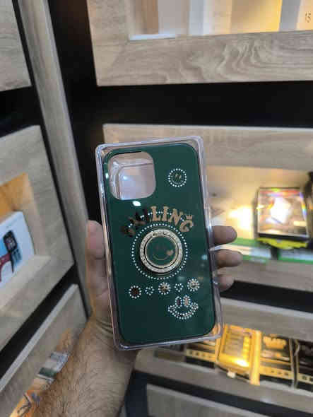 السلام عليكم شلعة كفرات ايفون موديلات حديثه كل لايتمات  عدد 135 قطعه  
***********
