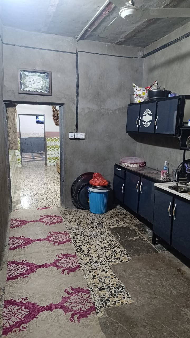 دار للبيع زراعي ١٤٠ متر حي ١٧ تموز ( حي الصدر الثالث) قرب جامع الاحسان بصف المختار ابو حميدة مرقم مشمول بتطويب ٣٢٠ غرفتين وصالة واستقبال ومطبخ وتخاريج وطارمة ومكشوفة كبيرة كافة الخدمات ثاني بيت عن الشارع التبليط الرئيسي السعر 28 بي مجال بسيط ***********
